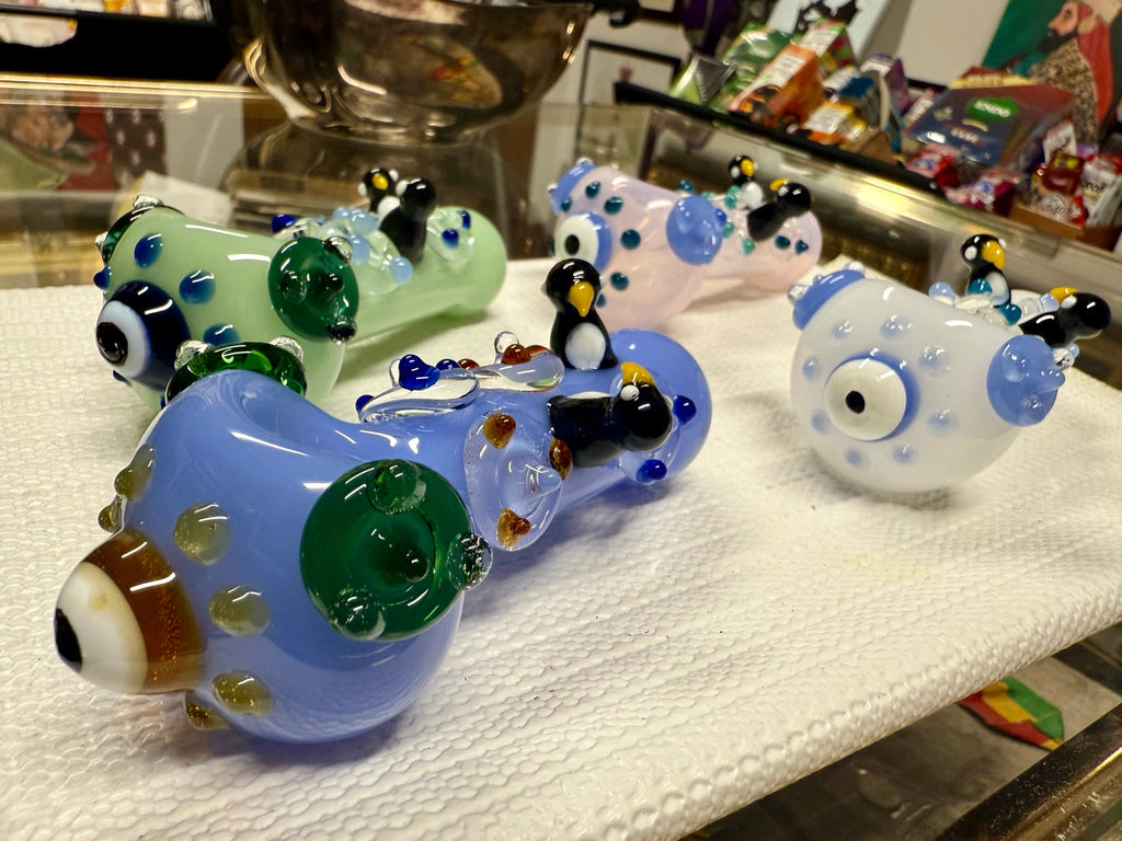 Ripkitty 4.5" Tobacco Dry Herb Hand Pipe Spoon Color Tube Glass with Penguins Art